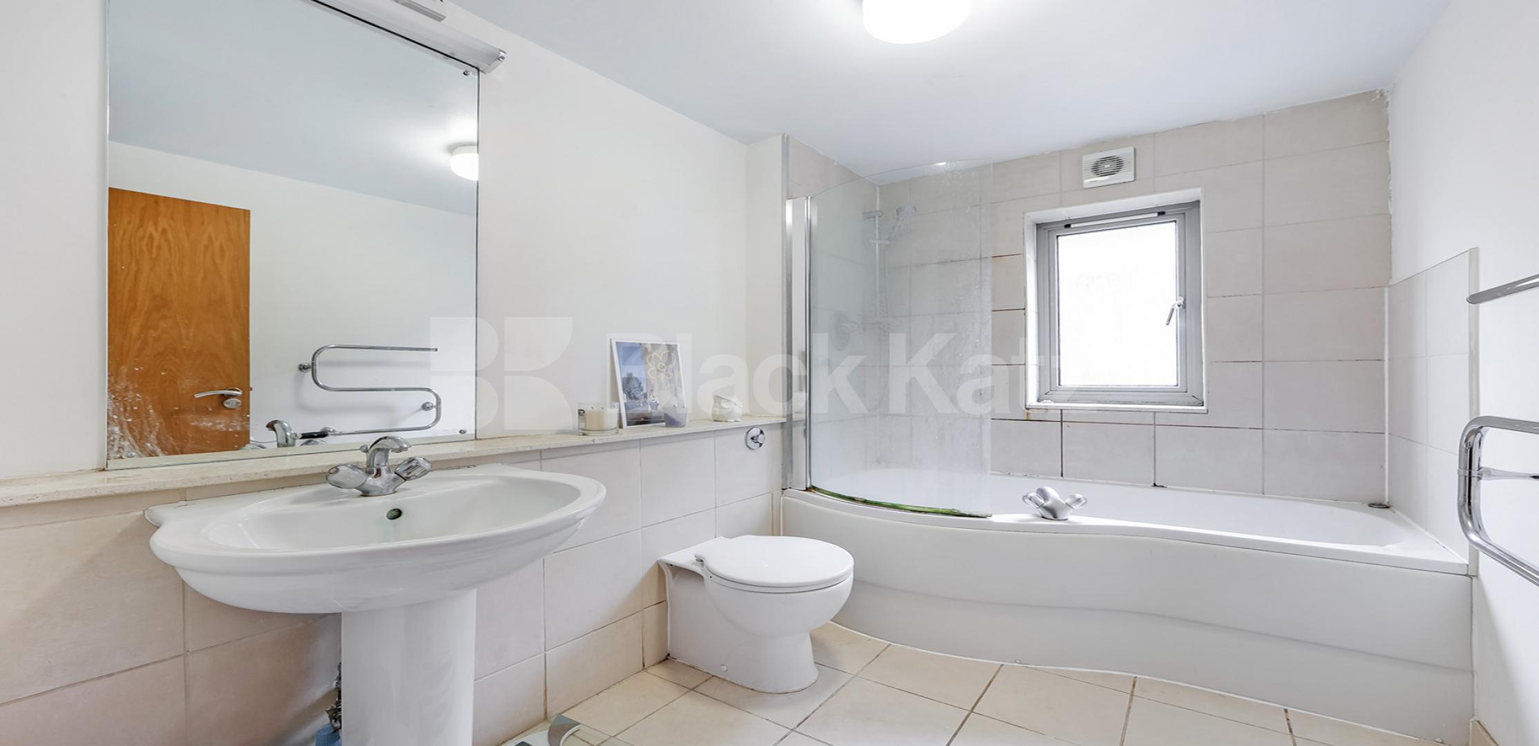 			LET , 1 Bedroom, 1 bath, 1 reception Apartment			 Totterdown Street, Tooting Broadway